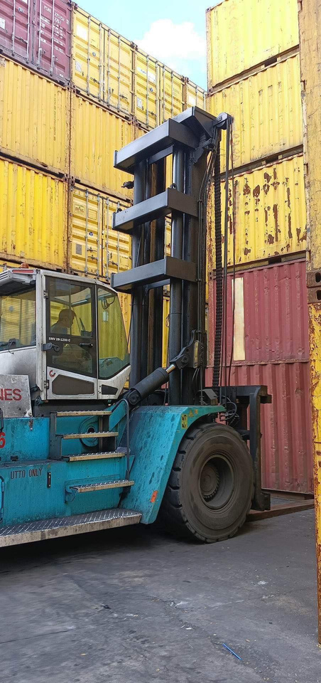 AIR & SEA FREIGHT photograph