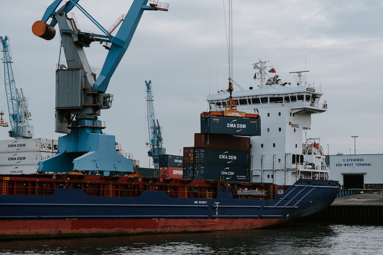 AIR & SEA FREIGHT photograph